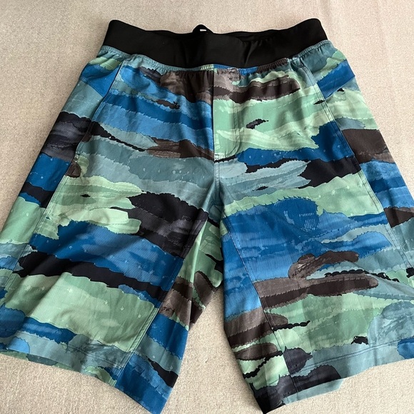 [36] Lululemon Core Short 11" Cactus Camo Desert Teal Vintage Green - Picture 3 of 8